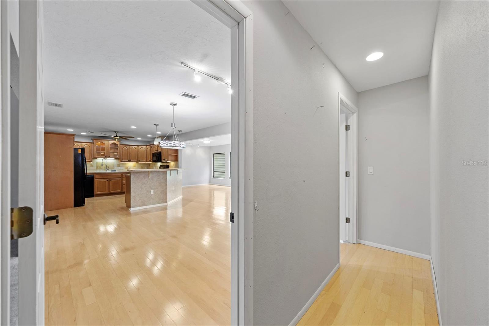 8006 OAK DR — photo 18