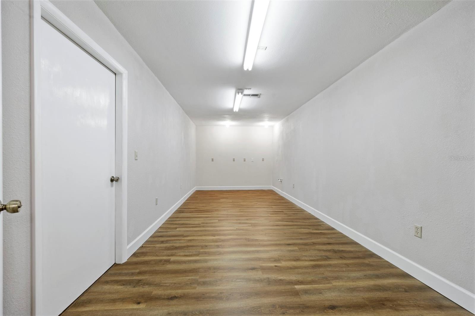 8006 OAK DR — photo 32