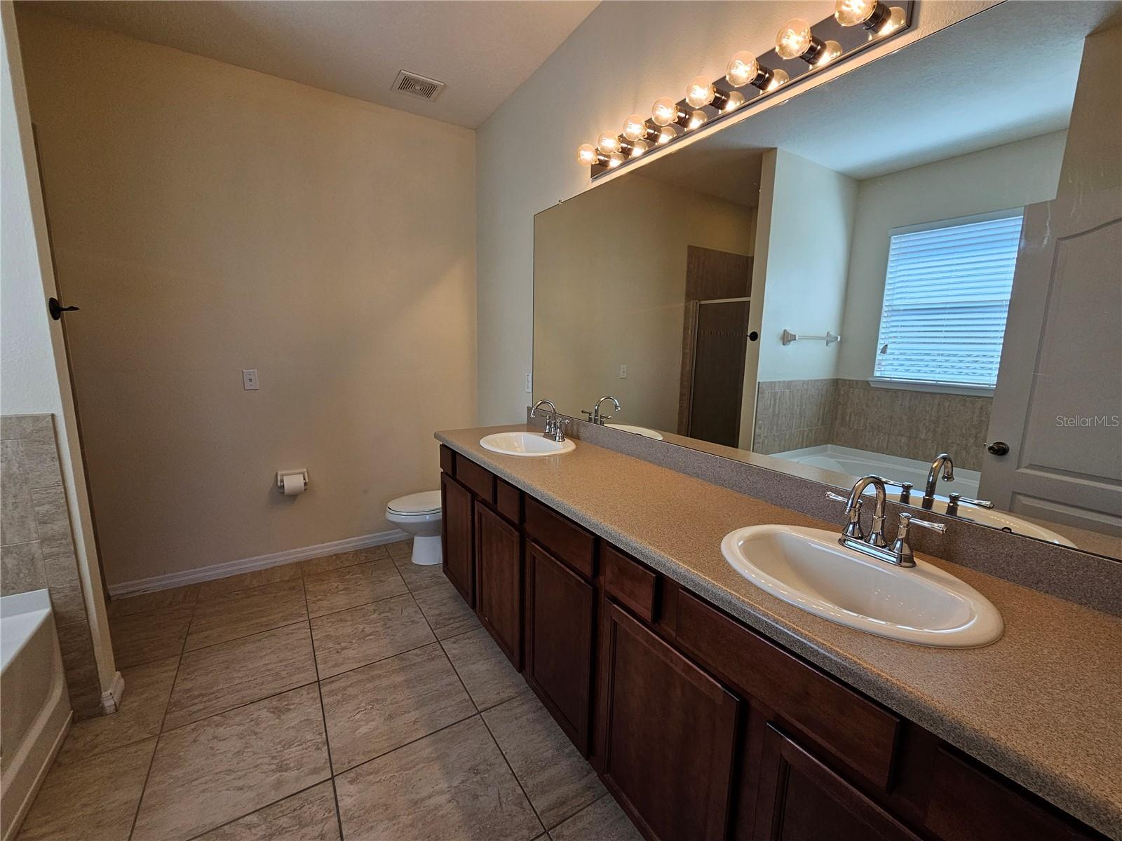4222 GRANITE GLEN LOOP — photo 8