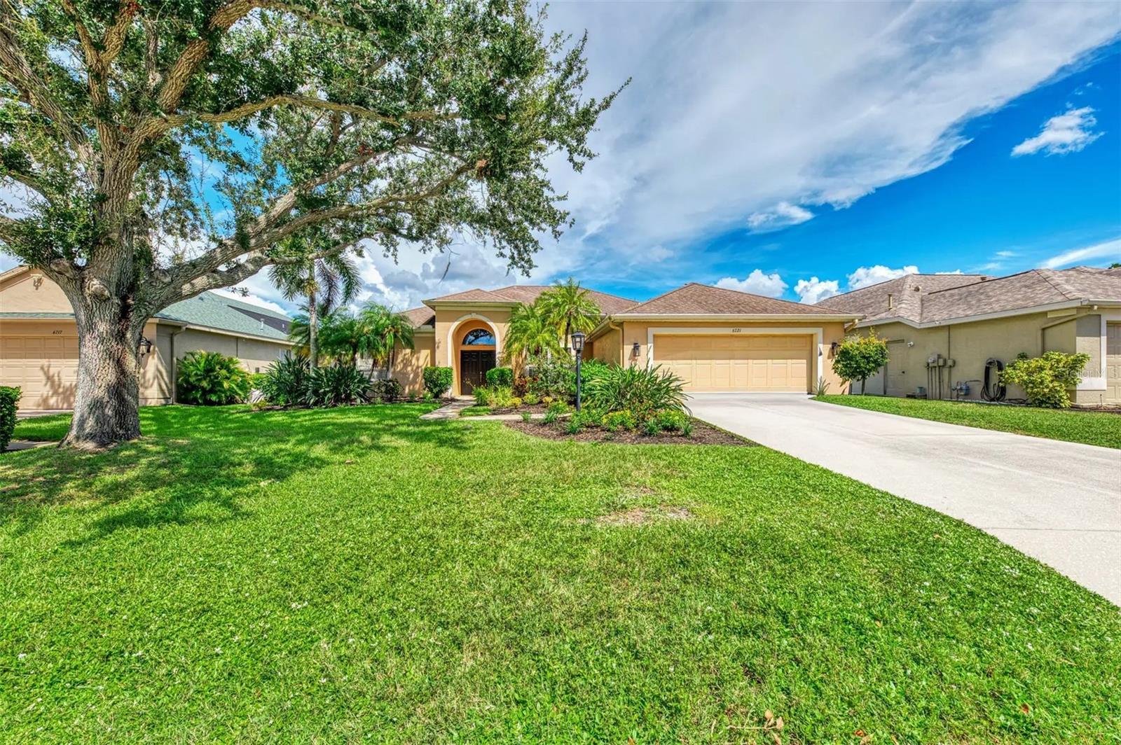 6721 CARLYLE LN — photo 2