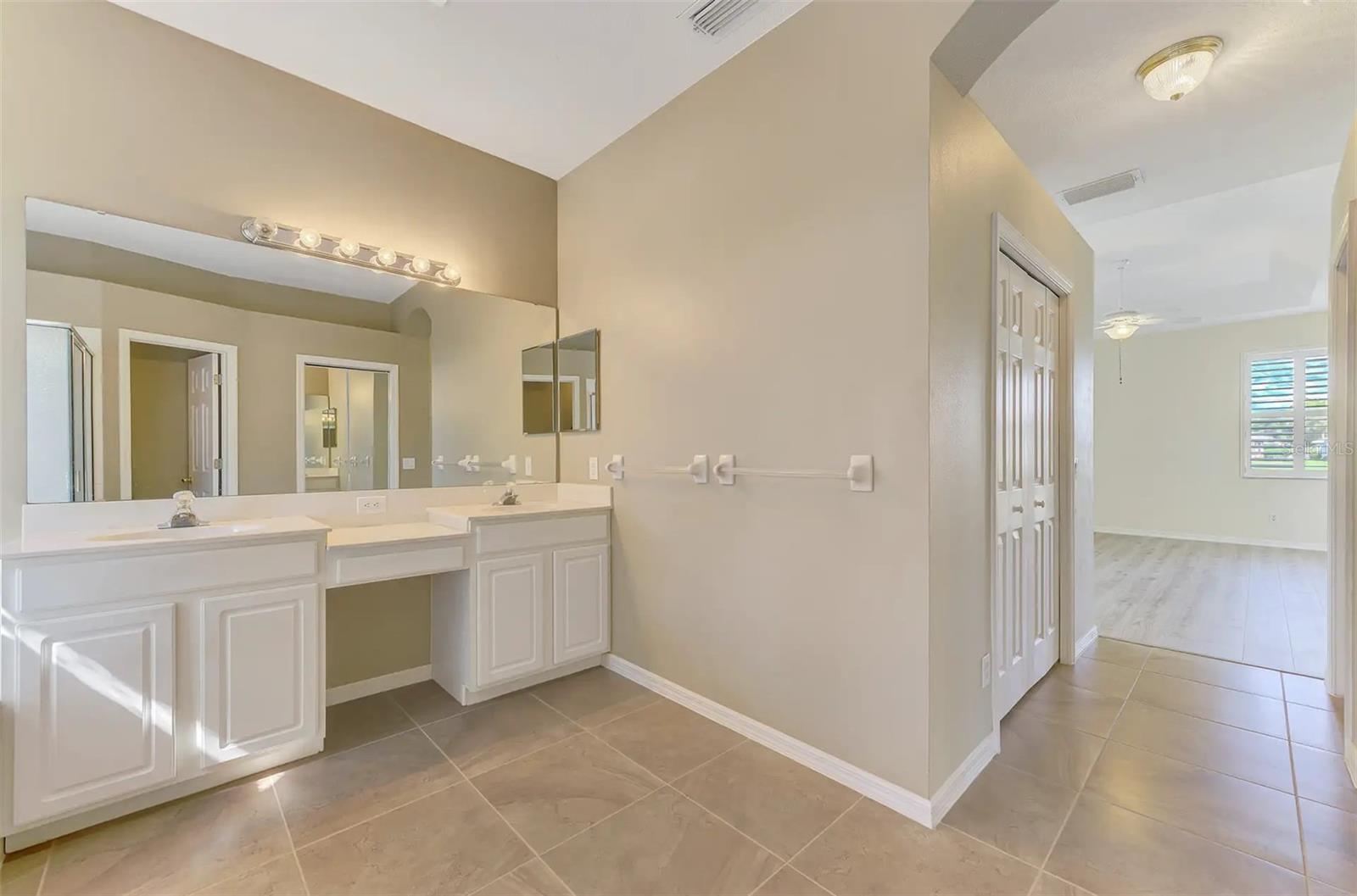 6721 CARLYLE LN — photo 28