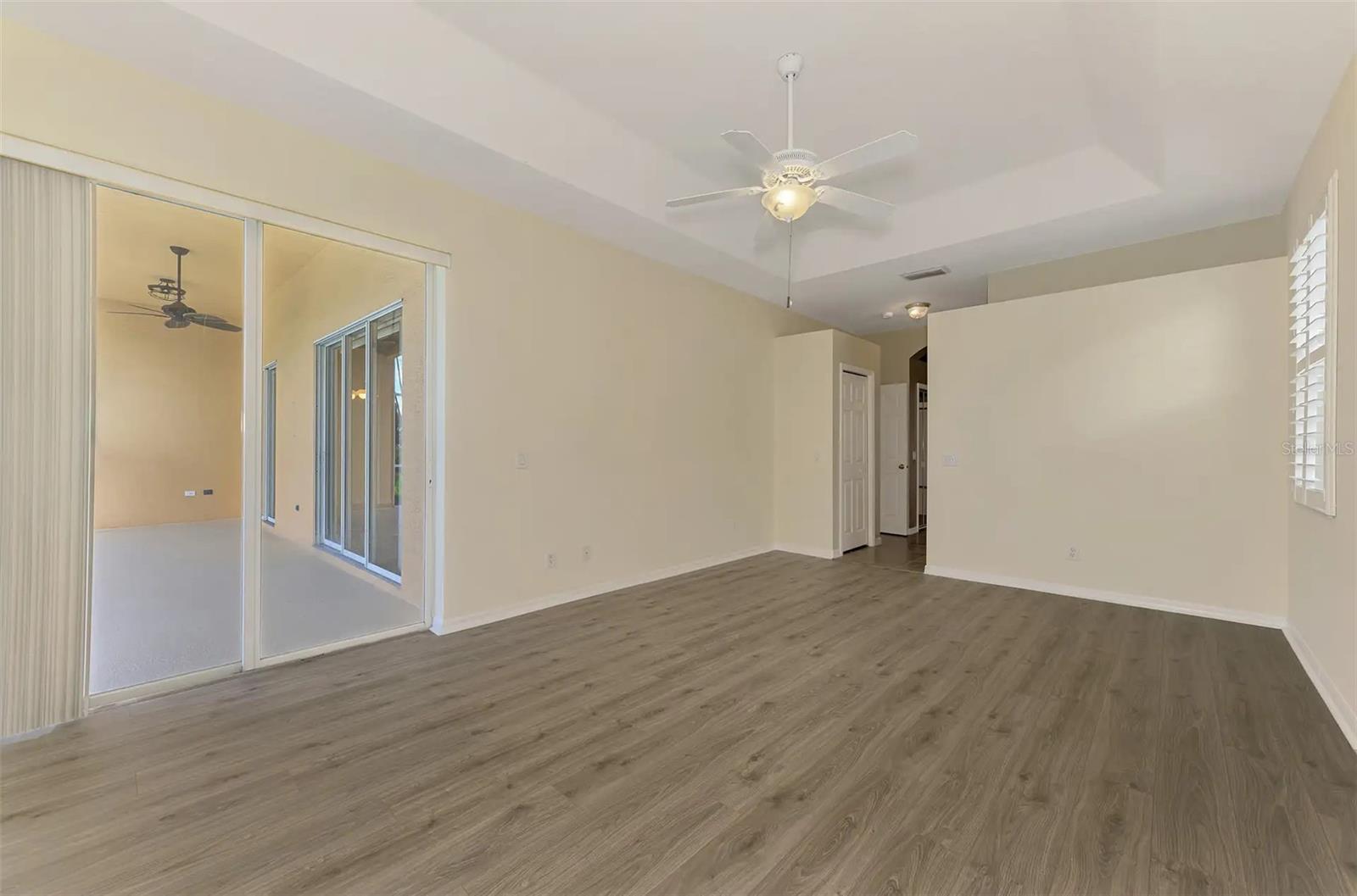 6721 CARLYLE LN — photo 23