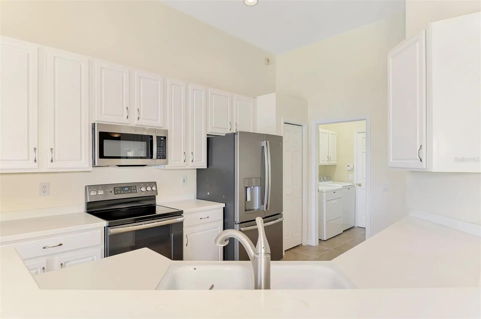 6721 CARLYLE LN — photo 15