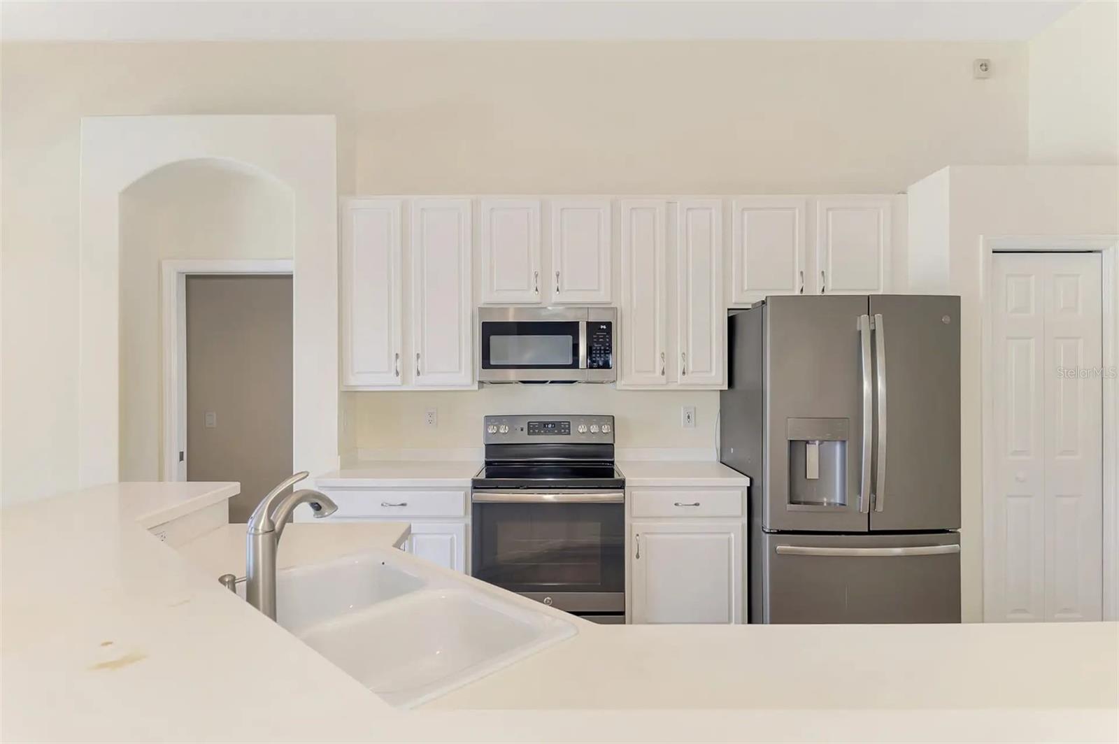 6721 CARLYLE LN — photo 14