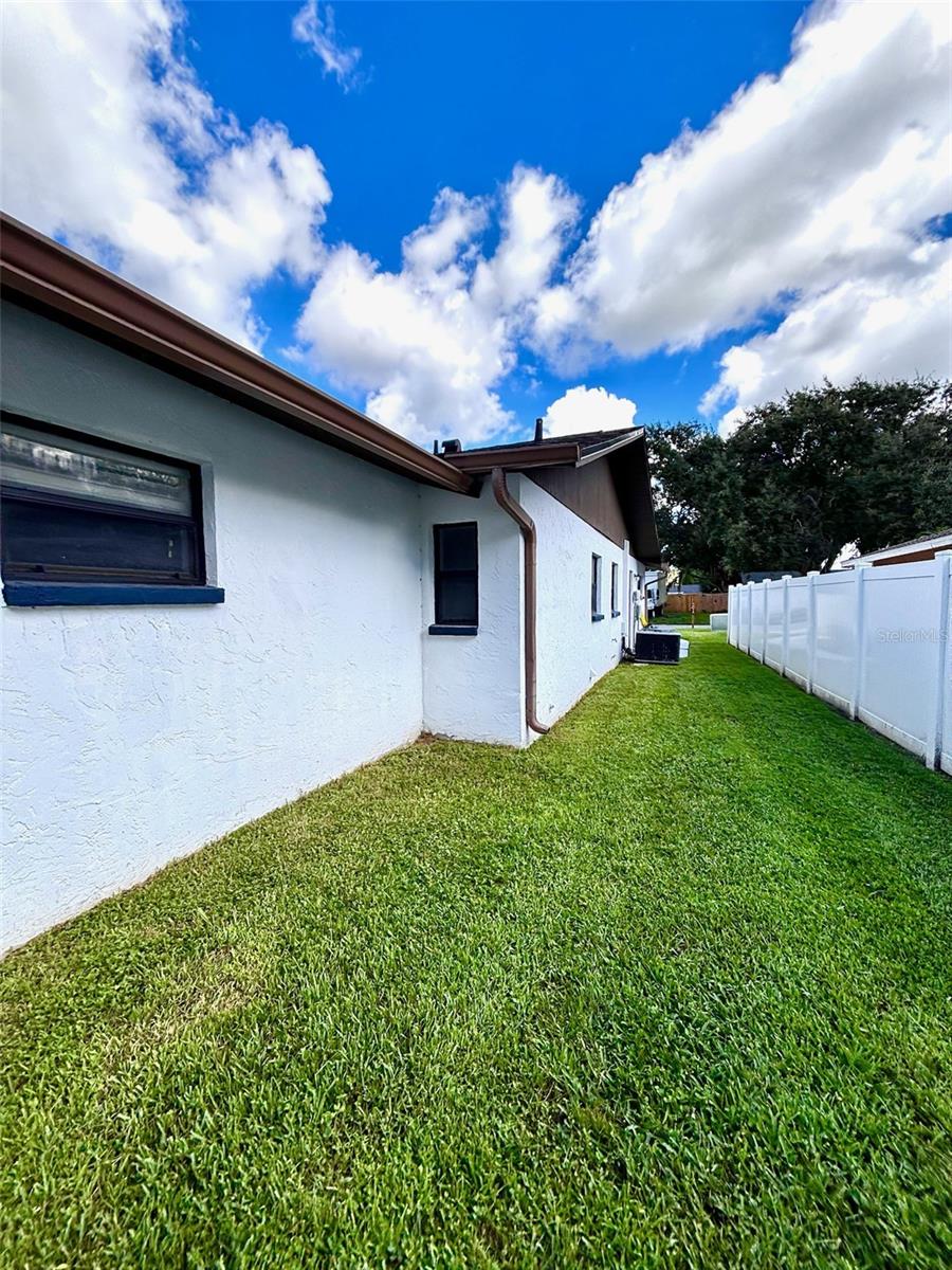 4545 DEBBIE LN — photo 30
