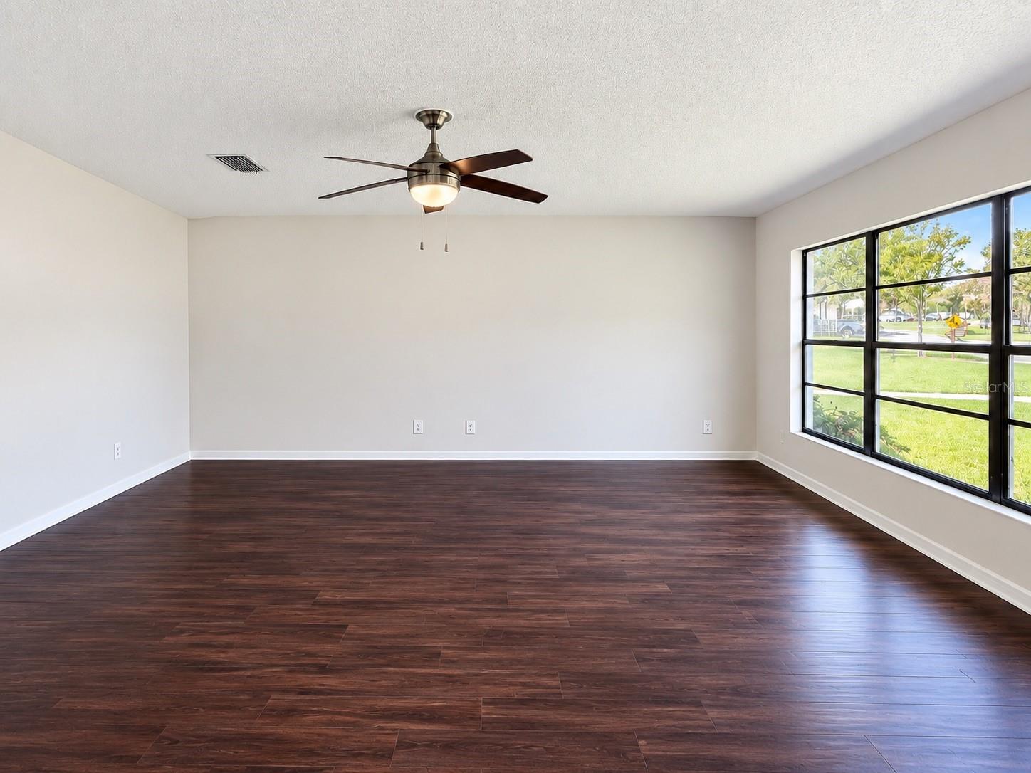 4545 DEBBIE LN — photo 6