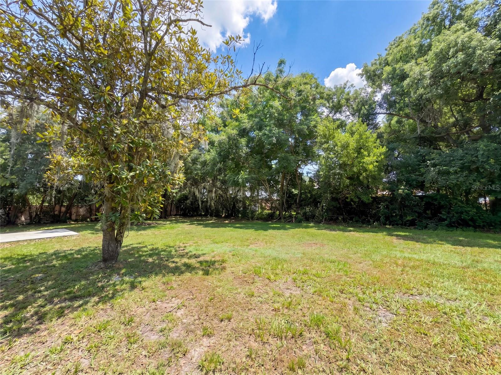 601 CAROLYN DR — photo 30