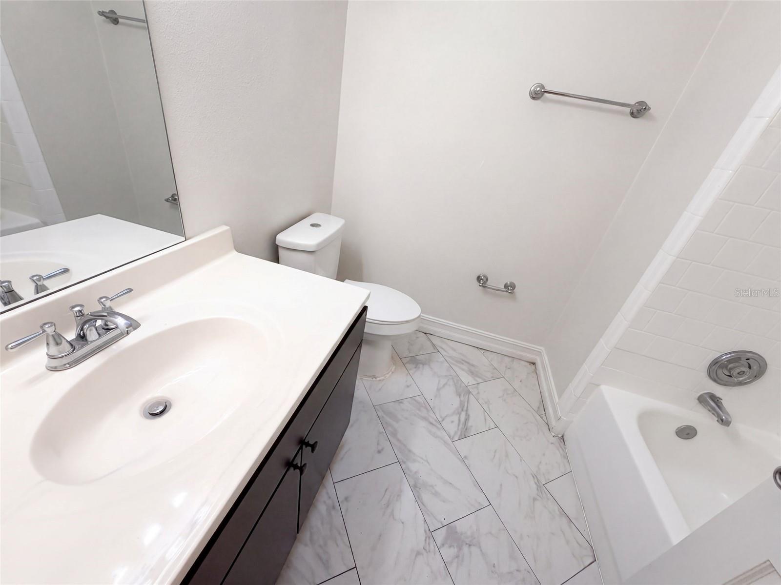 601 CAROLYN DR — photo 19