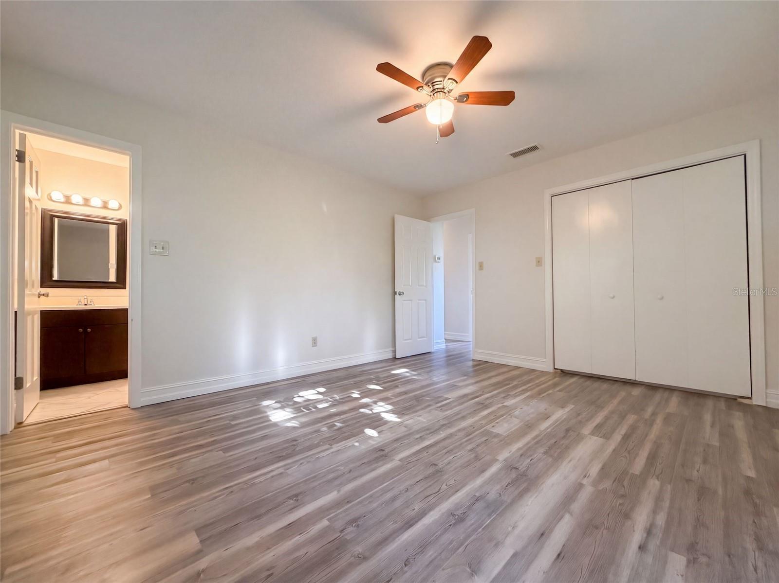 601 CAROLYN DR — photo 22