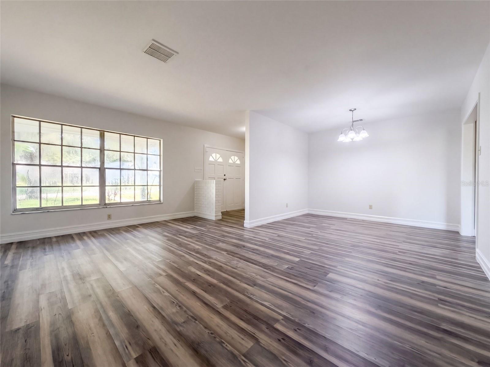 601 CAROLYN DR — photo 6