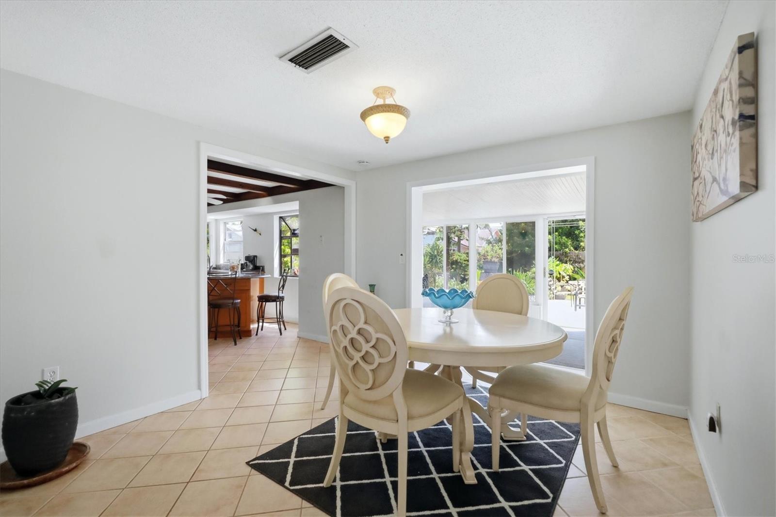 5847 REGENT RD — photo 9
