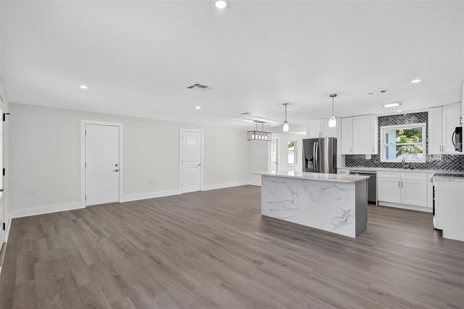 2175 EDYTHE DR — photo 8