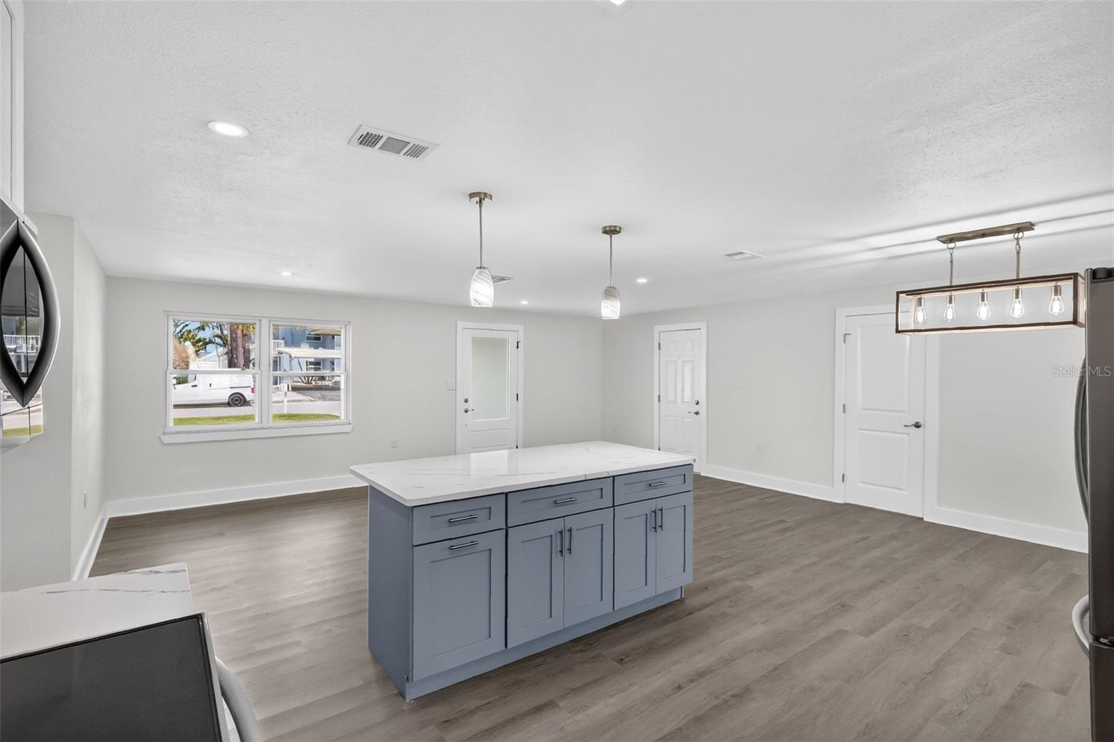 2175 EDYTHE DR — photo 13