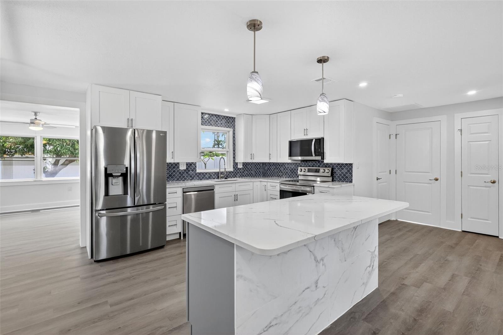 2175 EDYTHE DR — photo 10