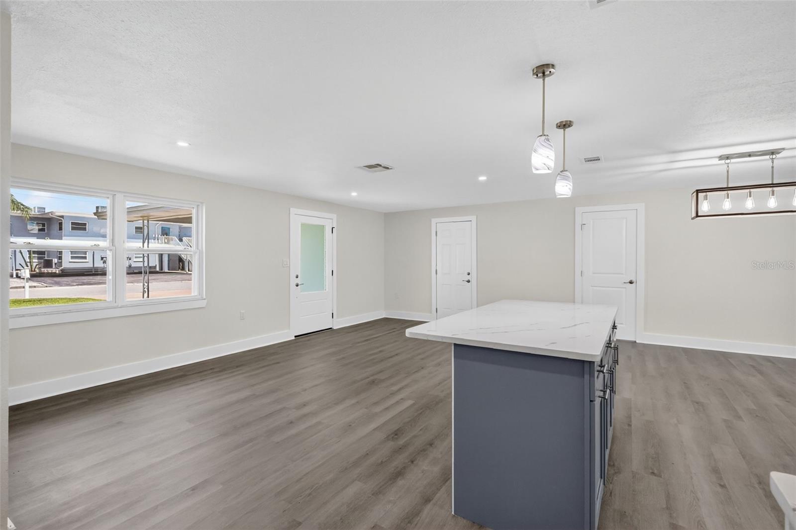 2175 EDYTHE DR — photo 9