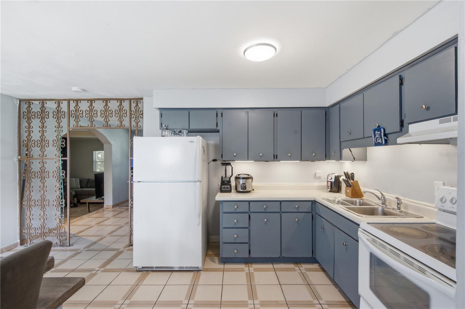802 PAPAYA DR — photo 20