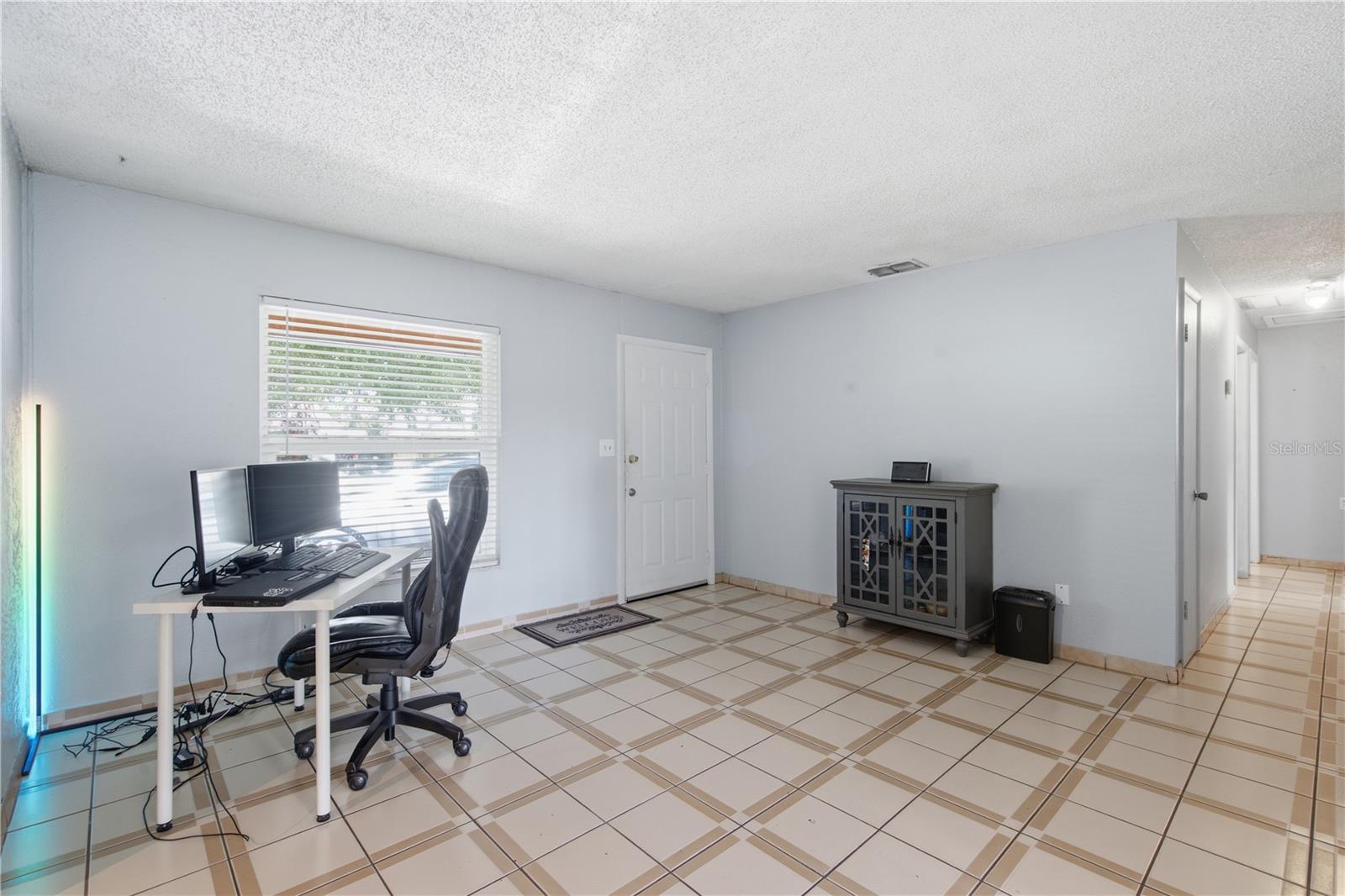 802 PAPAYA DR — photo 37