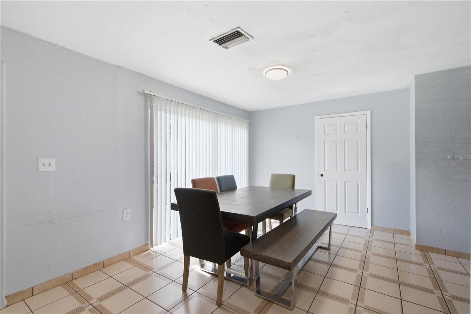 802 PAPAYA DR — photo 23