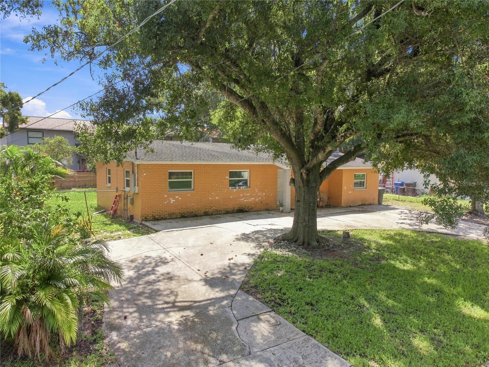 802 PAPAYA DR — photo 8