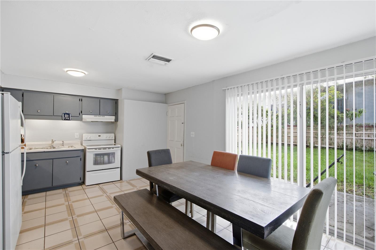 802 PAPAYA DR — photo 25