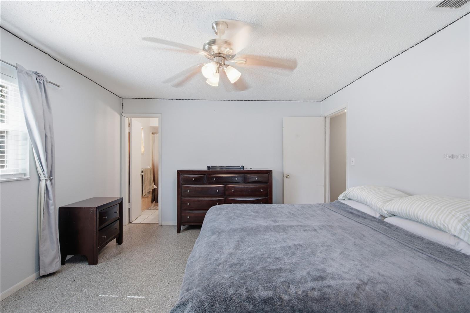 802 PAPAYA DR — photo 24