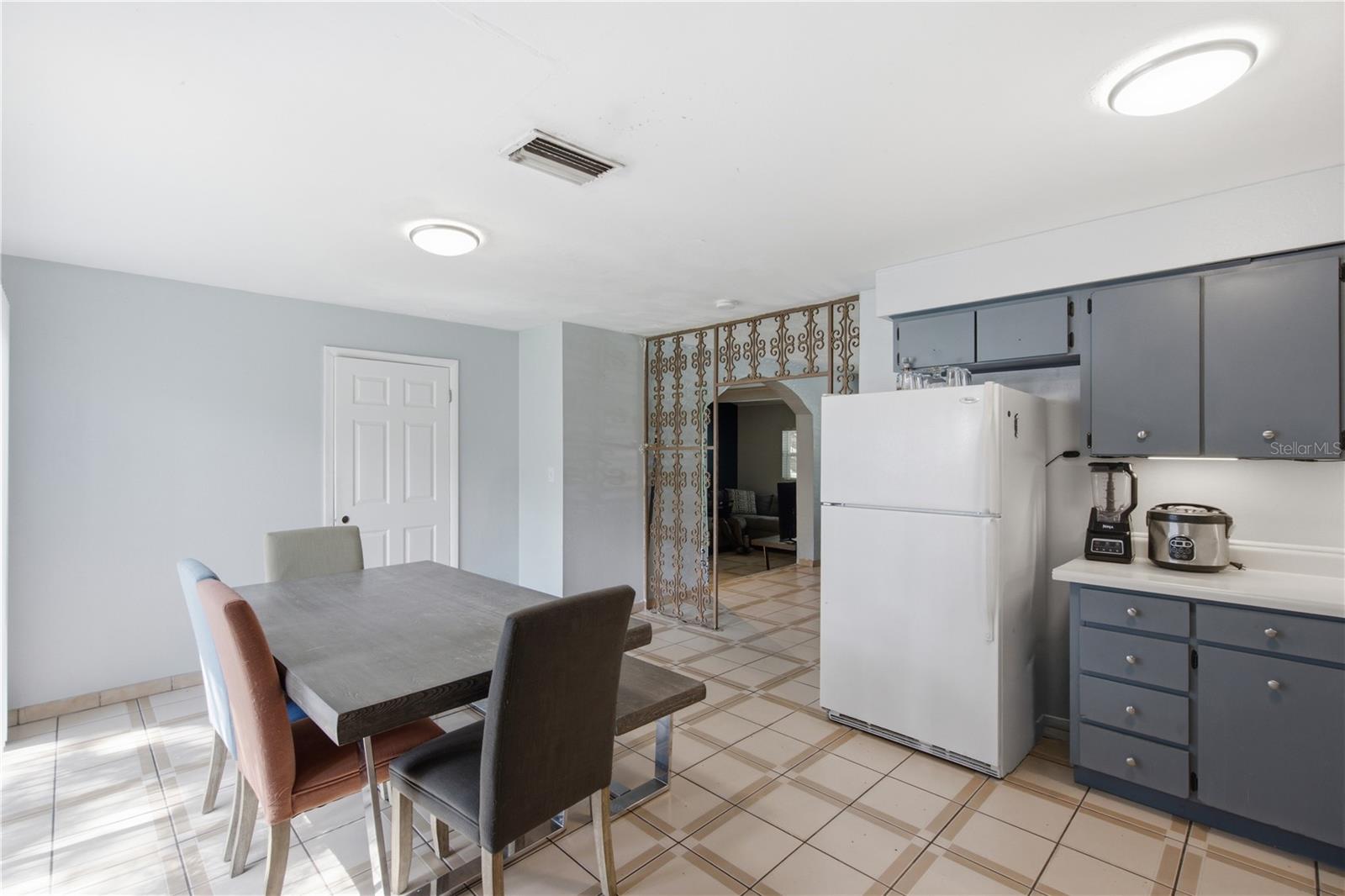 802 PAPAYA DR — photo 19