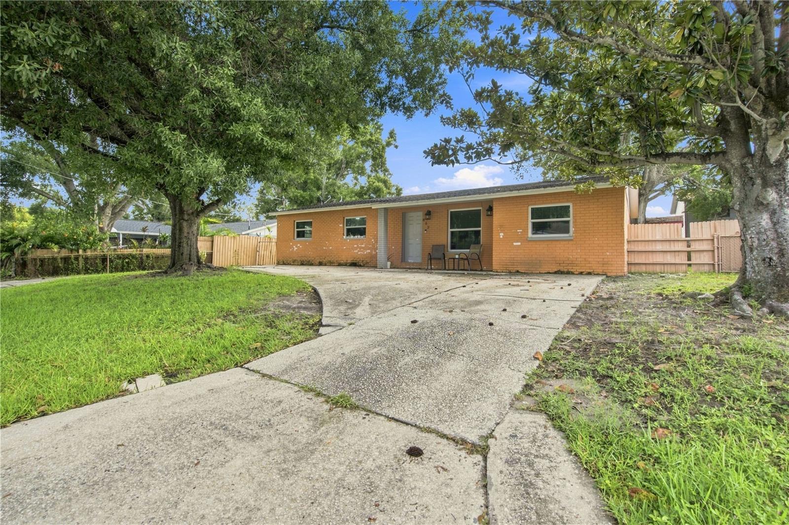 802 PAPAYA DR — photo 9