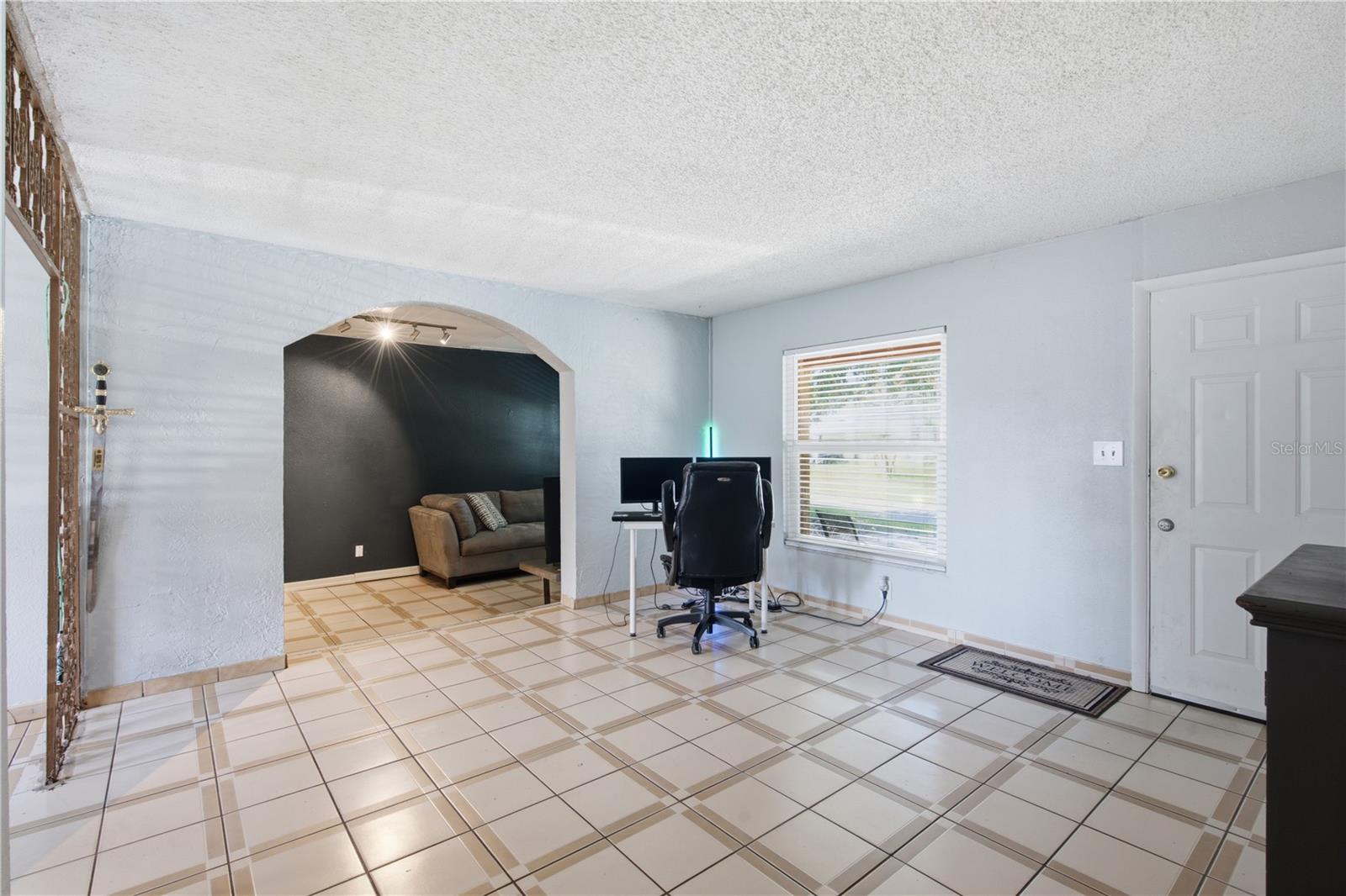 802 PAPAYA DR — photo 38