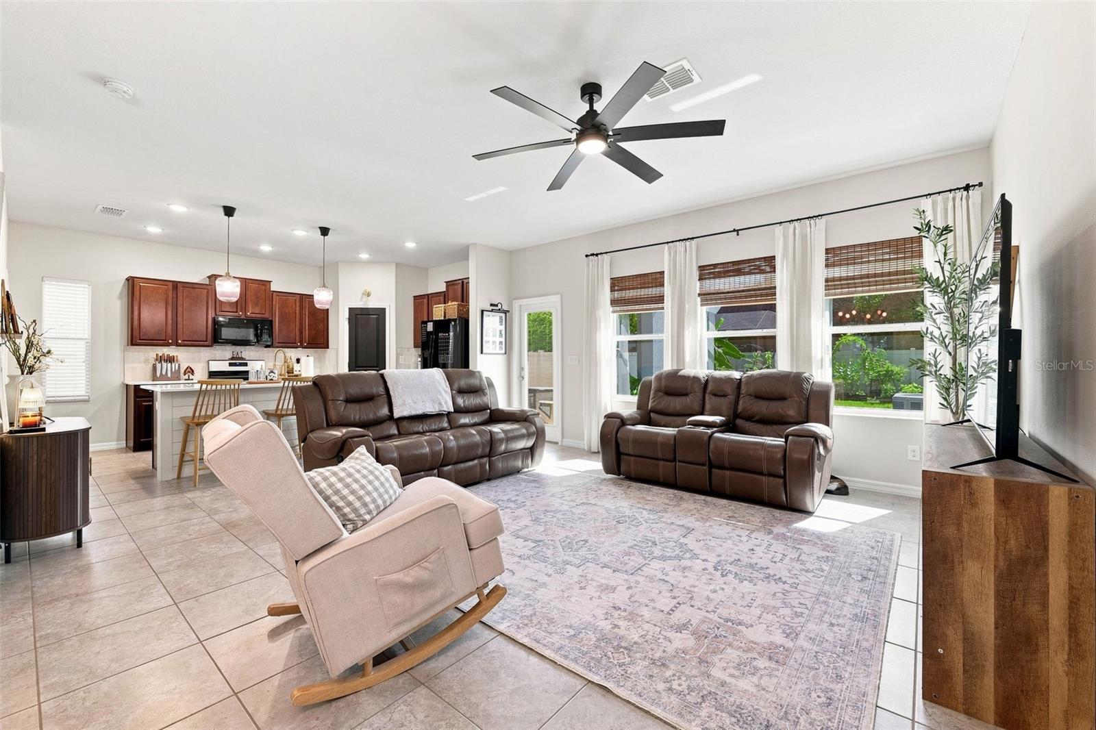8096 SEAGARDEN LN — photo 8