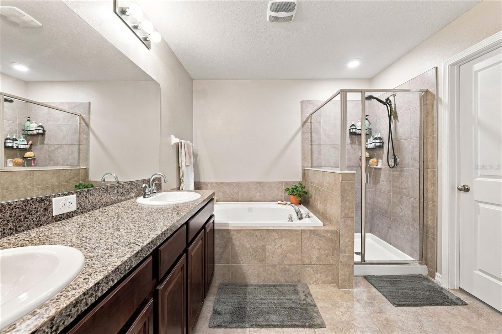 8096 SEAGARDEN LN — photo 25