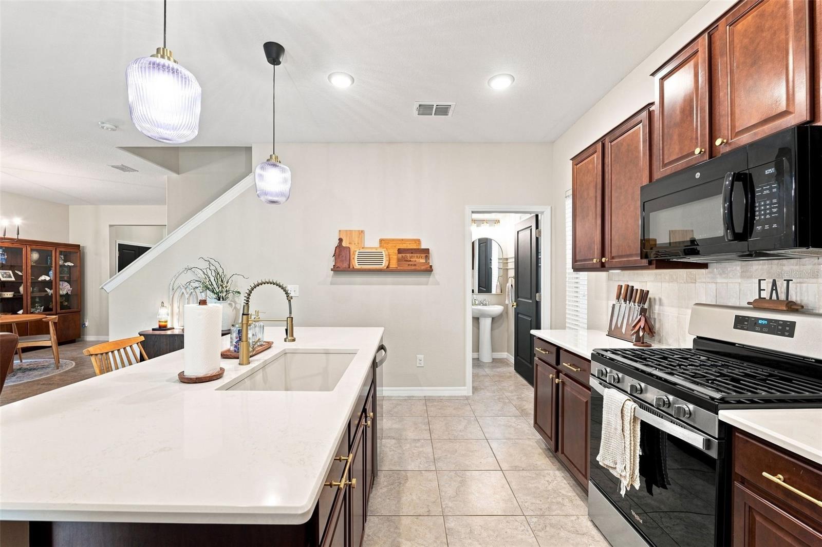 8096 SEAGARDEN LN — photo 15
