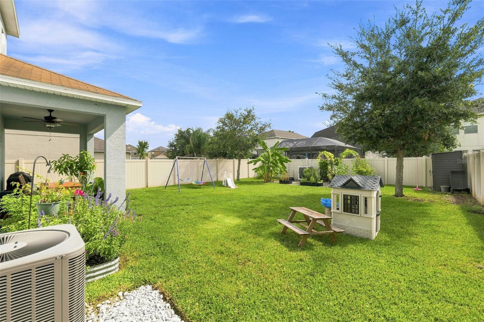 8096 SEAGARDEN LN — photo 31