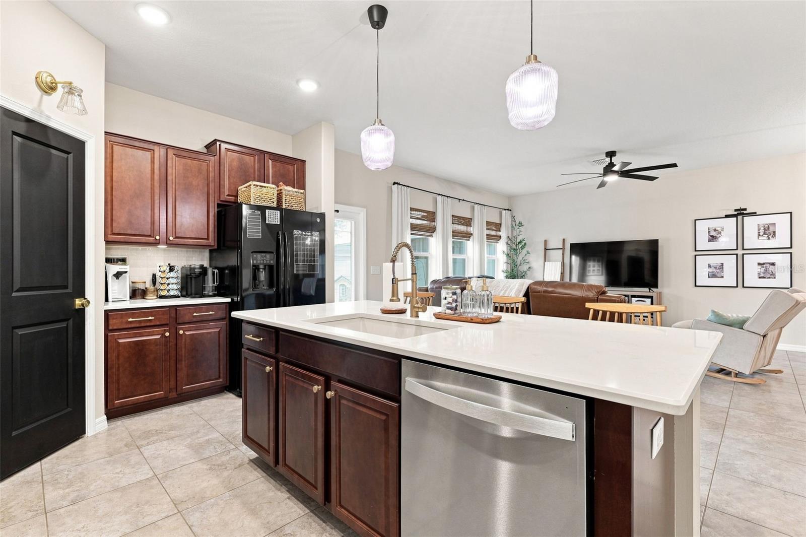 8096 SEAGARDEN LN — photo 12