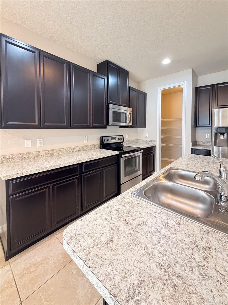 5022 SUNCATCHER DR — photo 12