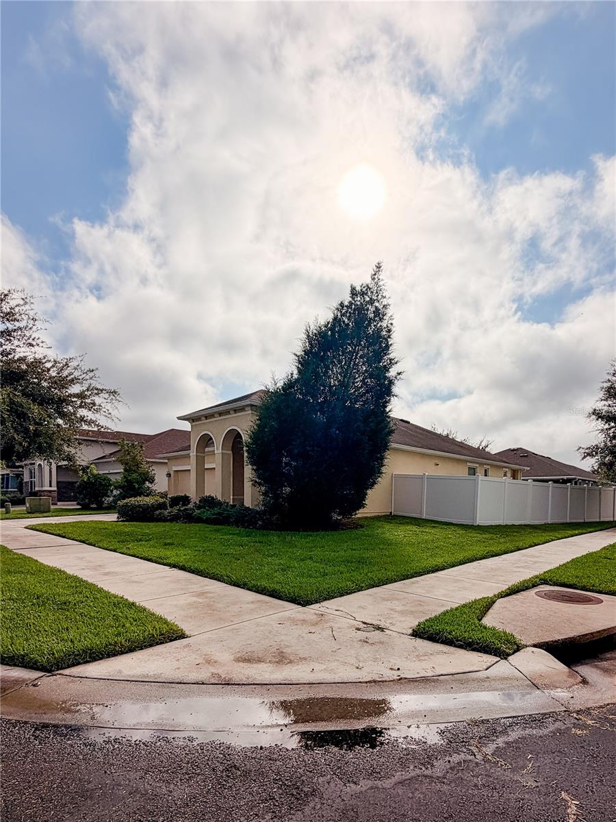 5022 SUNCATCHER DR — photo 3