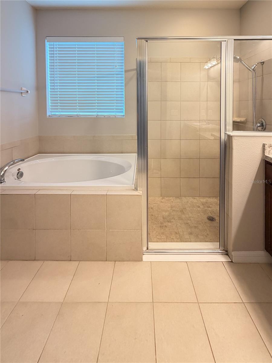 5022 SUNCATCHER DR — photo 27