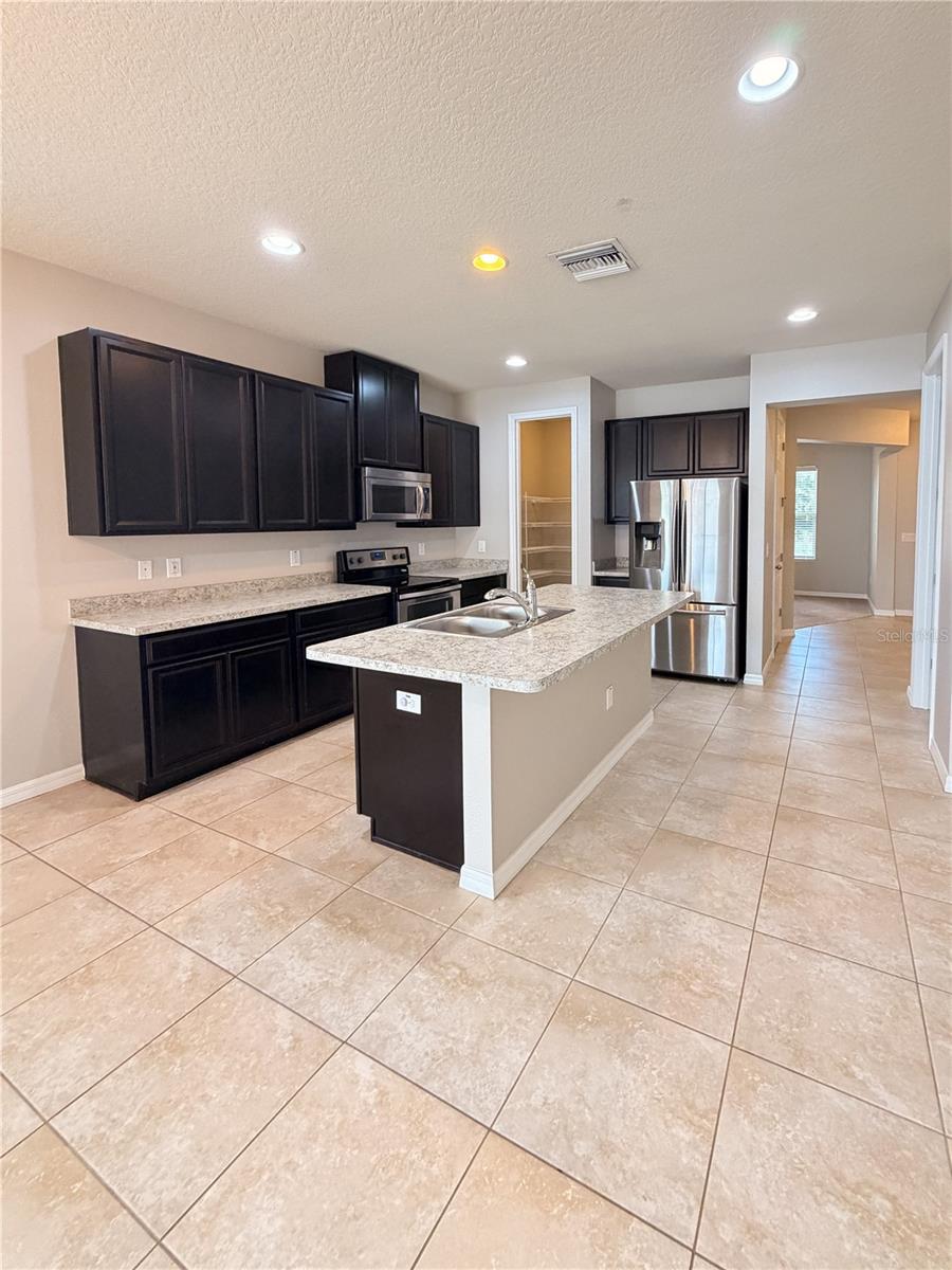 5022 SUNCATCHER DR — photo 18