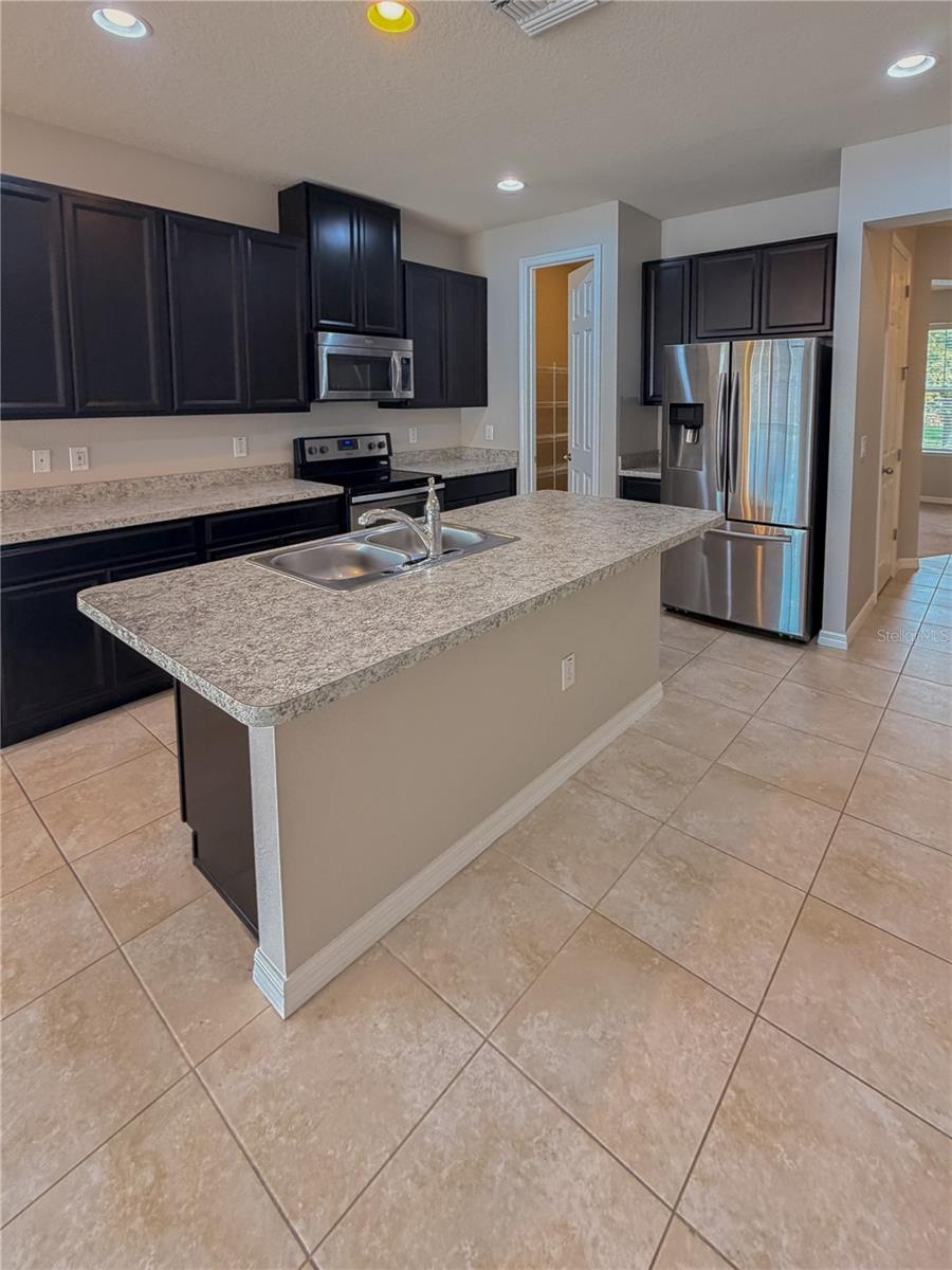 5022 SUNCATCHER DR — photo 11