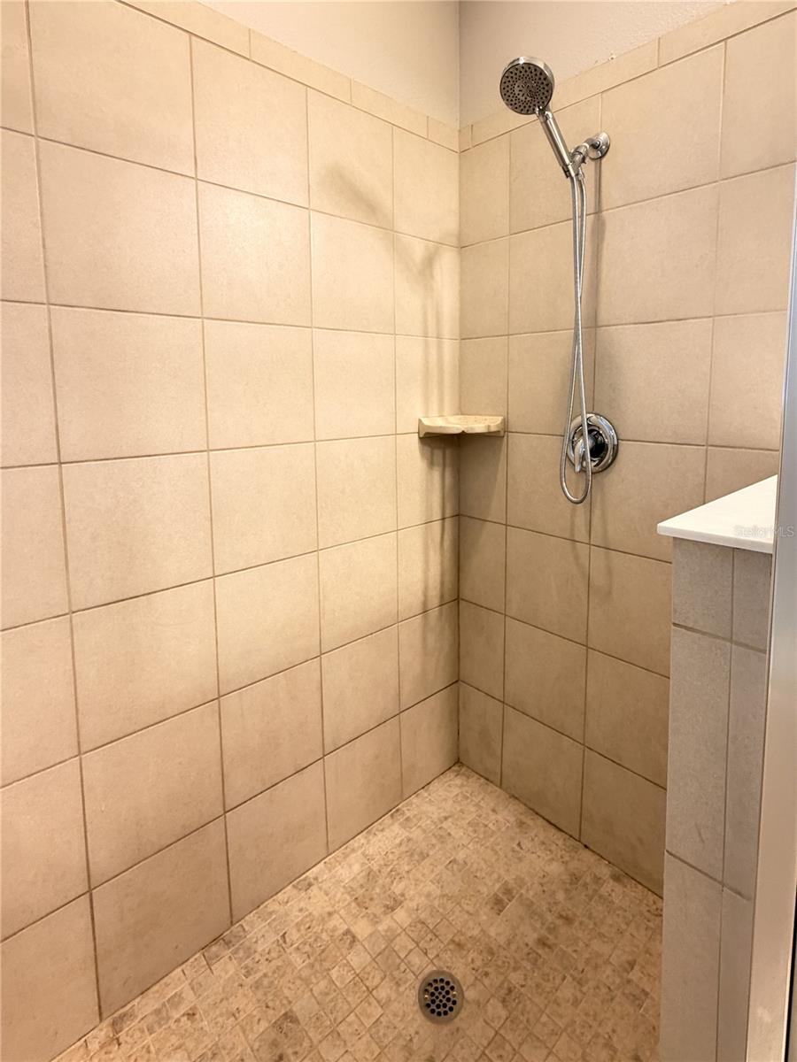 5022 SUNCATCHER DR — photo 25