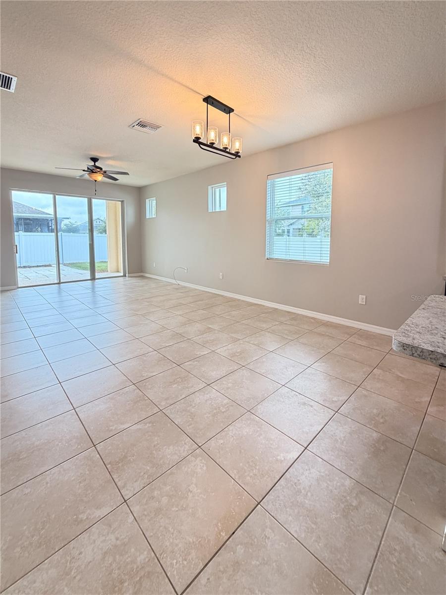 5022 SUNCATCHER DR — photo 17