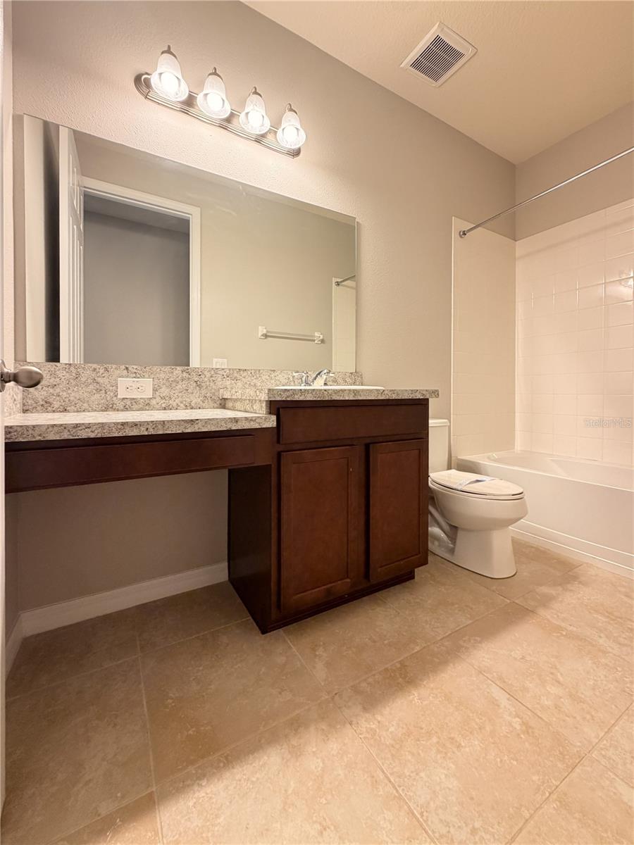5022 SUNCATCHER DR — photo 36
