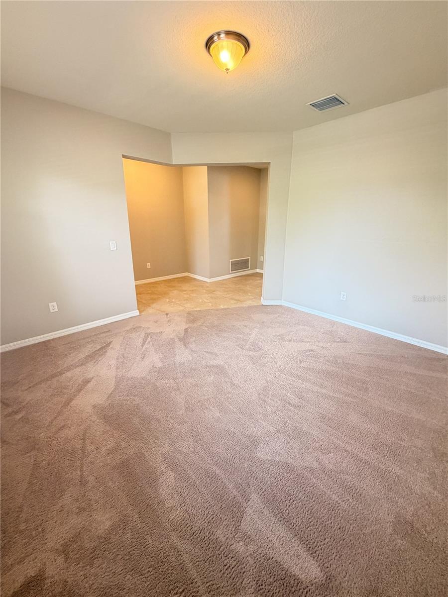 5022 SUNCATCHER DR — photo 8