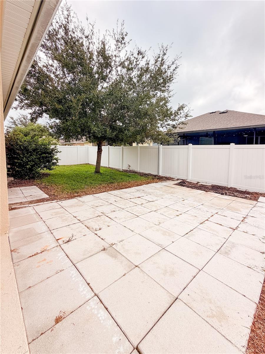 5022 SUNCATCHER DR — photo 42