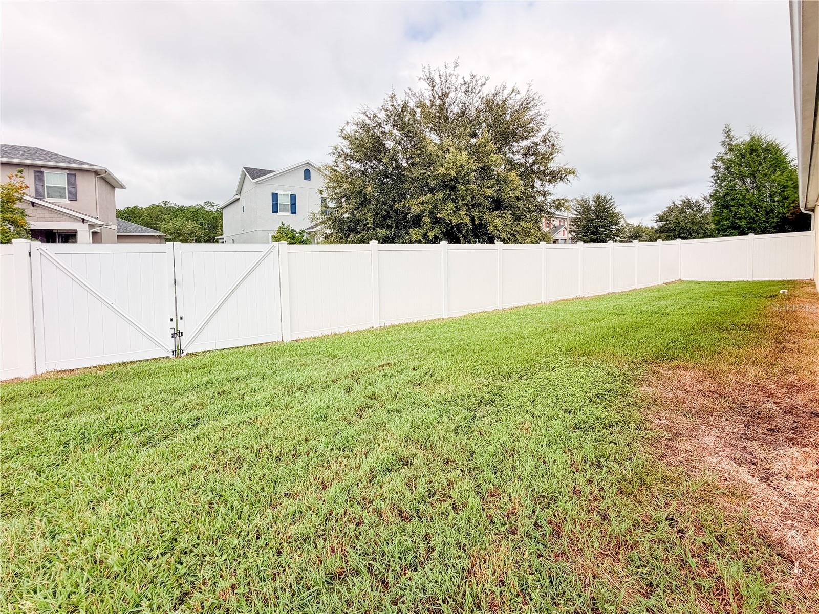 5022 SUNCATCHER DR — photo 45