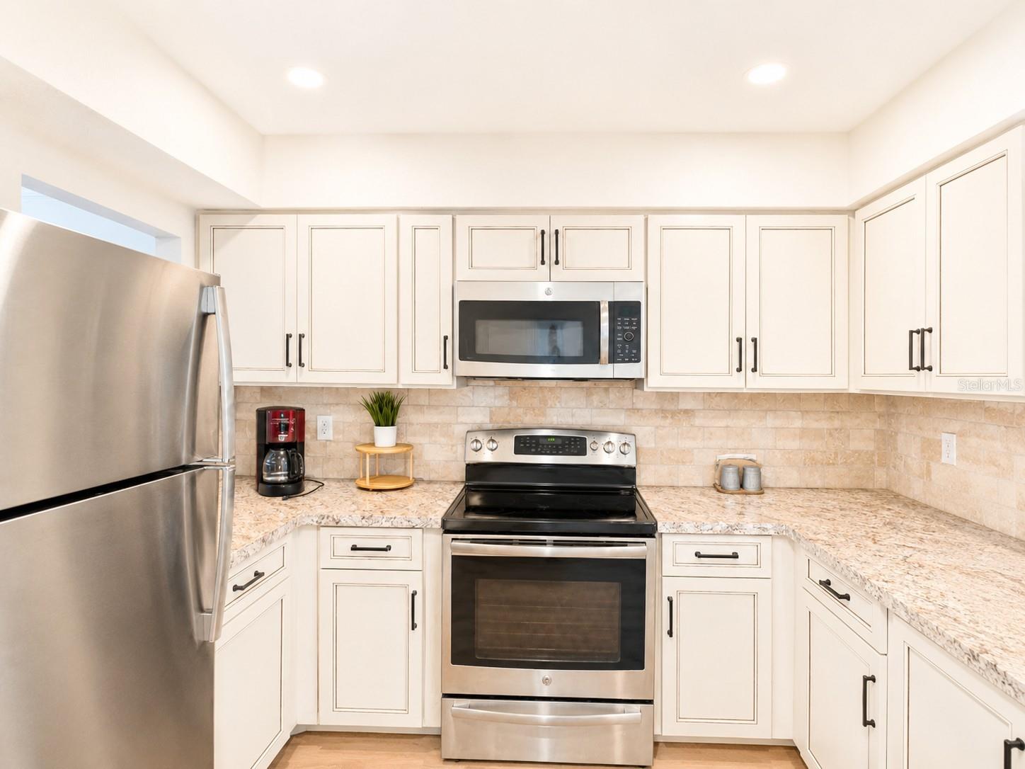 9718 HERNANDO CT — photo 18