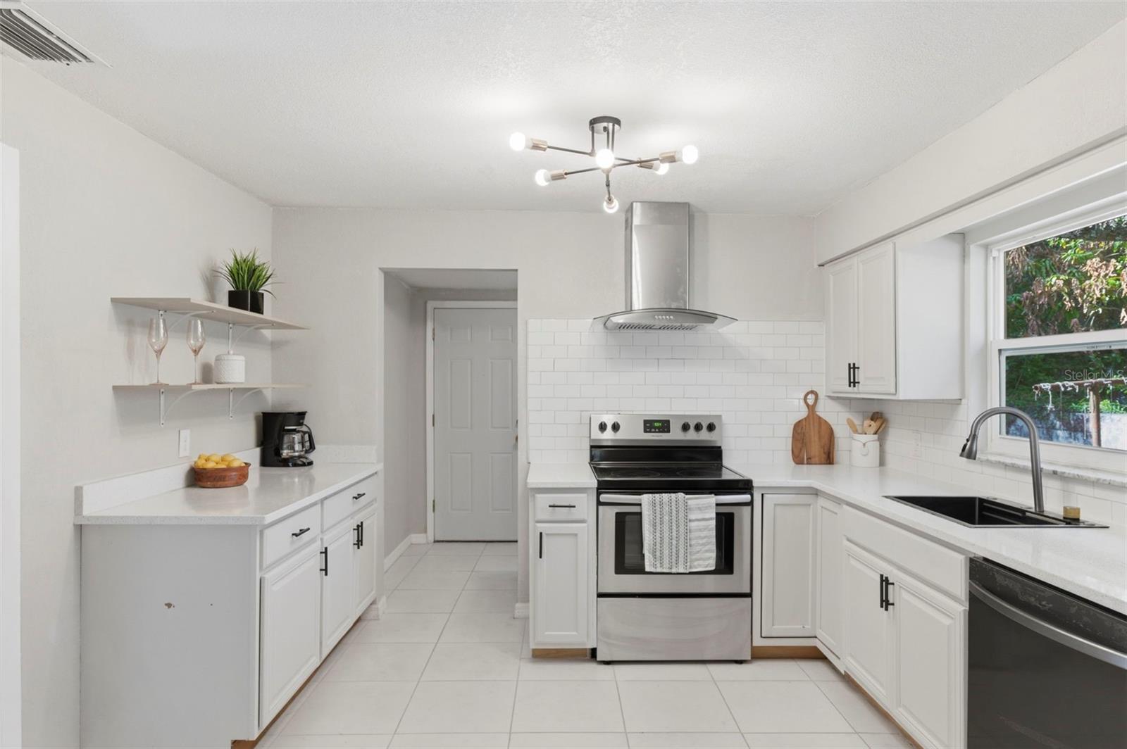 3607 E 24TH AVE — photo 17
