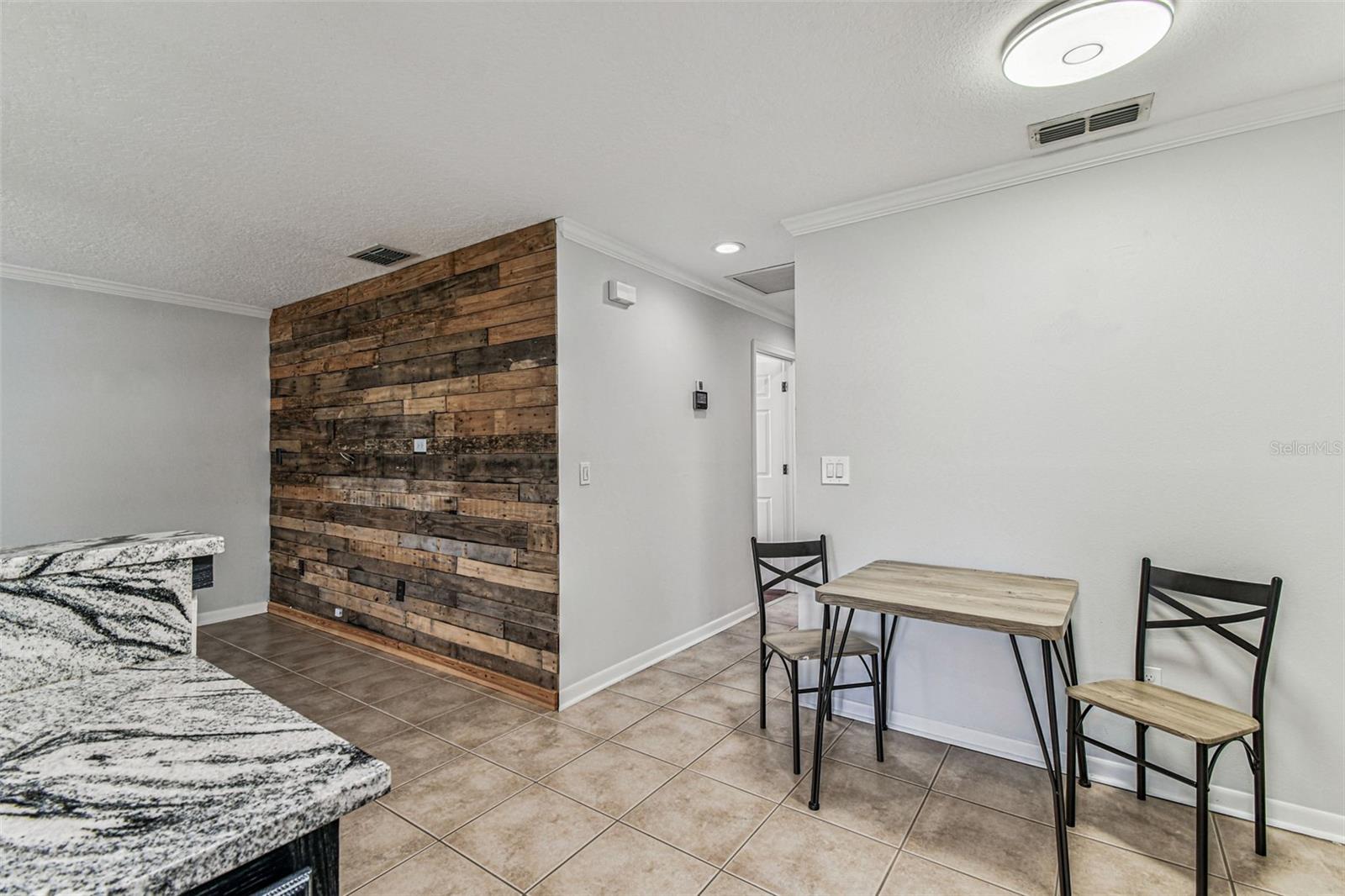 3122 W HARTNETT AVE — photo 17