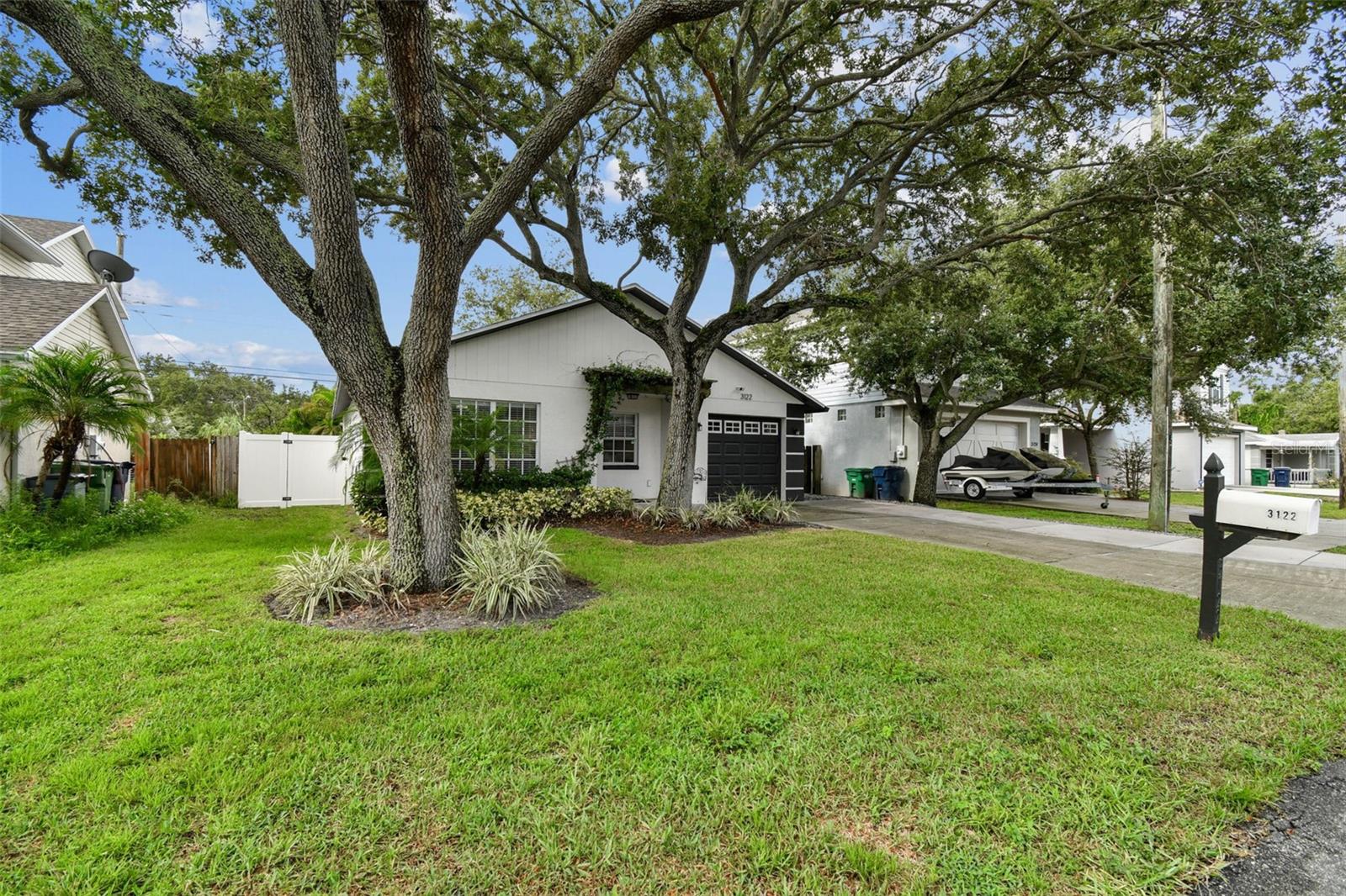 3122 W HARTNETT AVE — photo 3