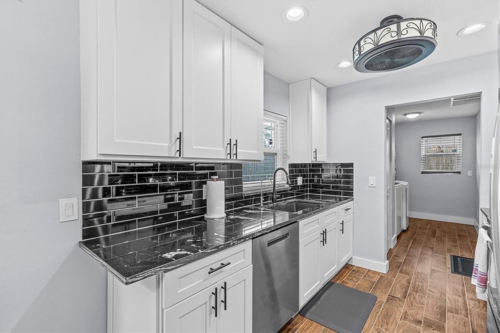 1707 HIBISCUS CIRCLE N — photo 16