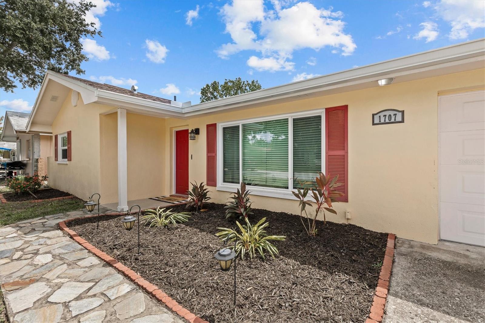 1707 HIBISCUS CIRCLE N — photo 10